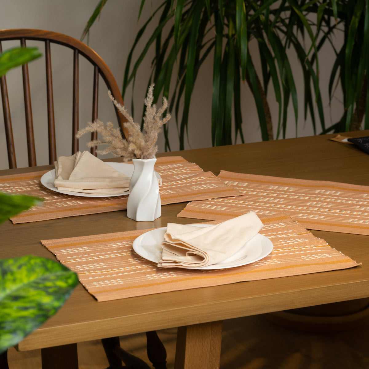 EMAAN STRIPED PLACEMAT