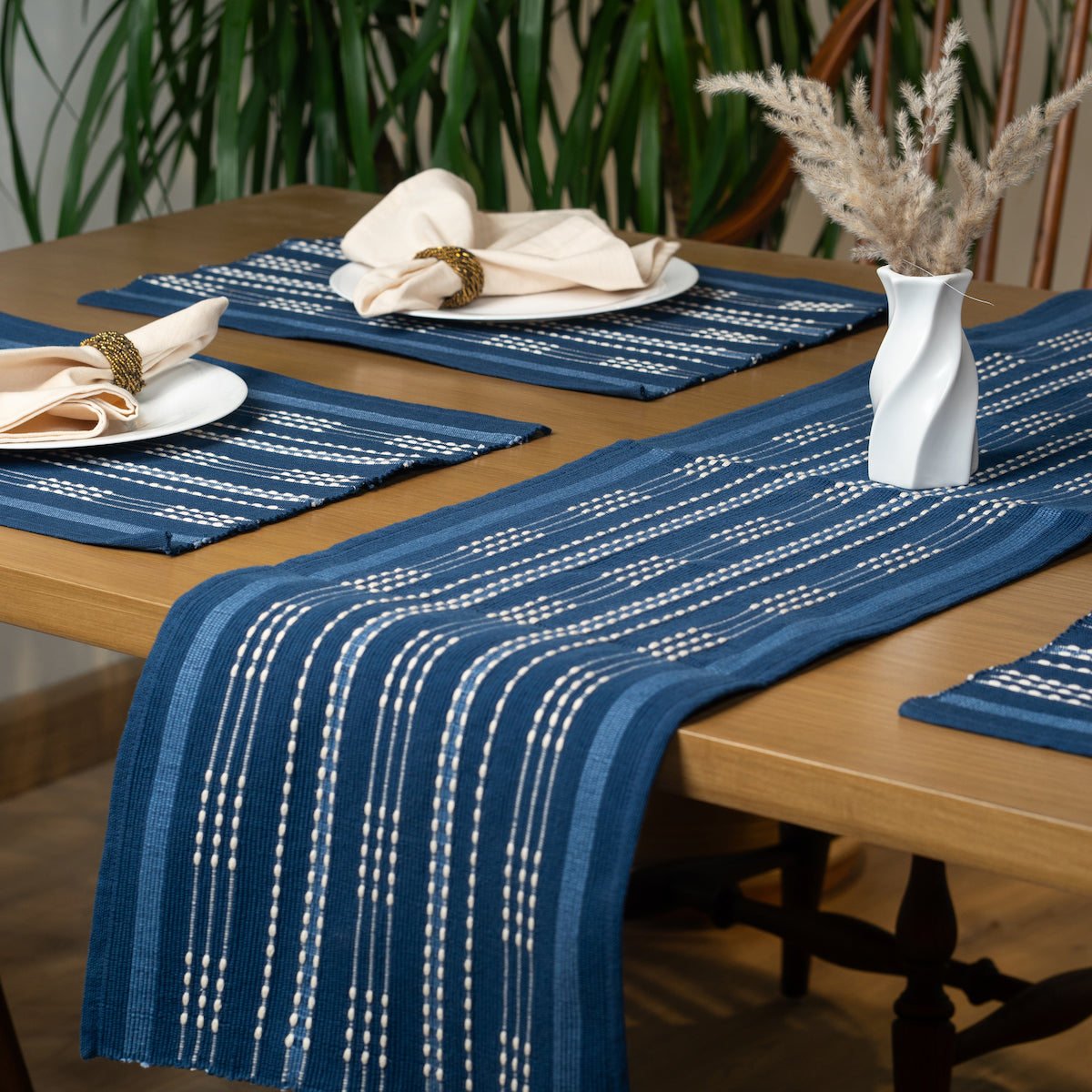 EMAAN STRIPED RUNNER