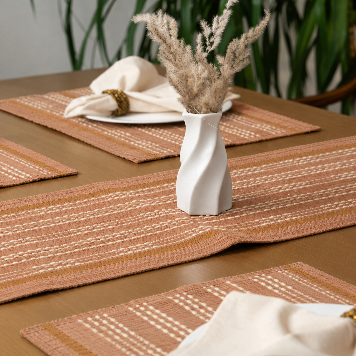 EMAAN STRIPED RUNNER